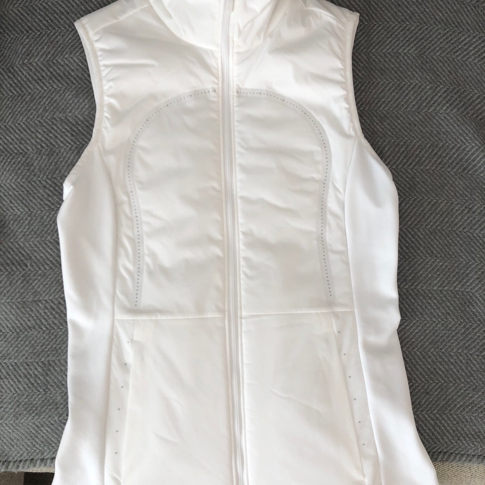 Never worn Lululemon